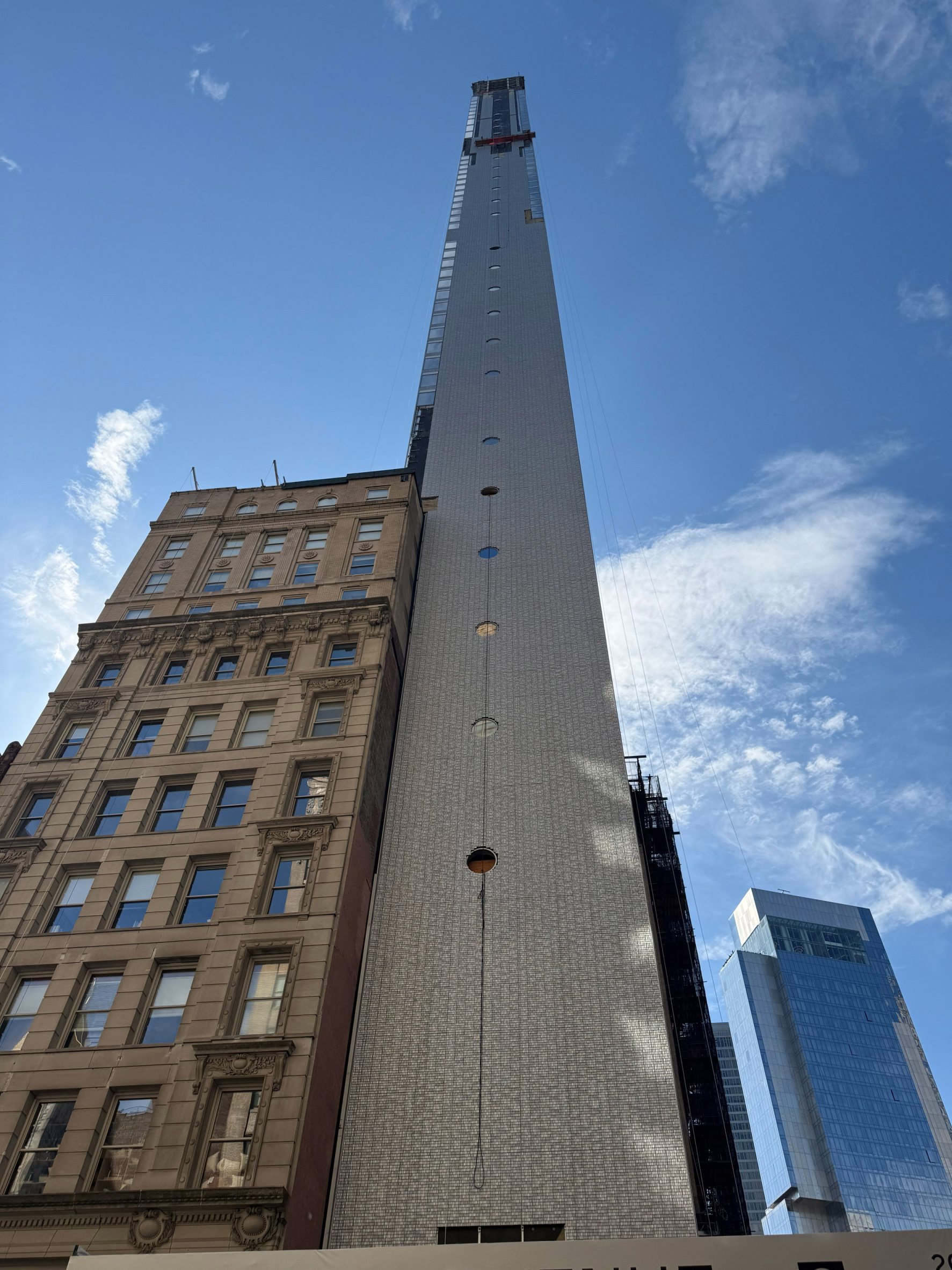 A shear wall wears most of the brick system