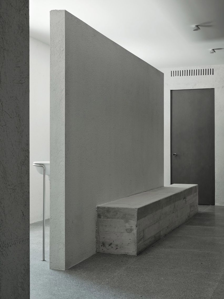 Board-formed concrete bench in the San Sebastian changing rooms