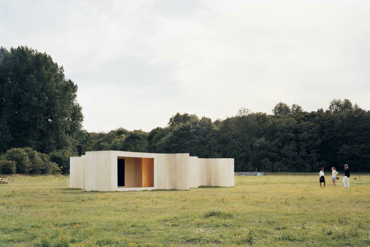 Temporary Museum Lake by Studio Anne Holtrop