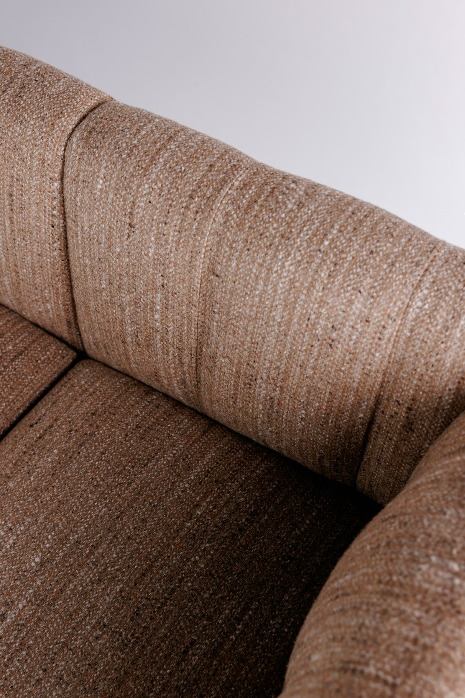 The panels are pressed from fast-growing grasses and used in place of OSB and fiberboards