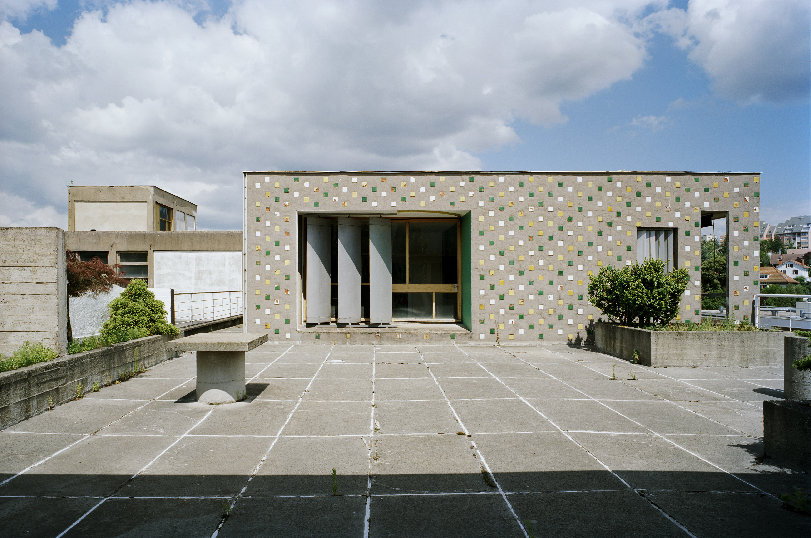 Roof terrace with plantings at the Claude et Duval factory
