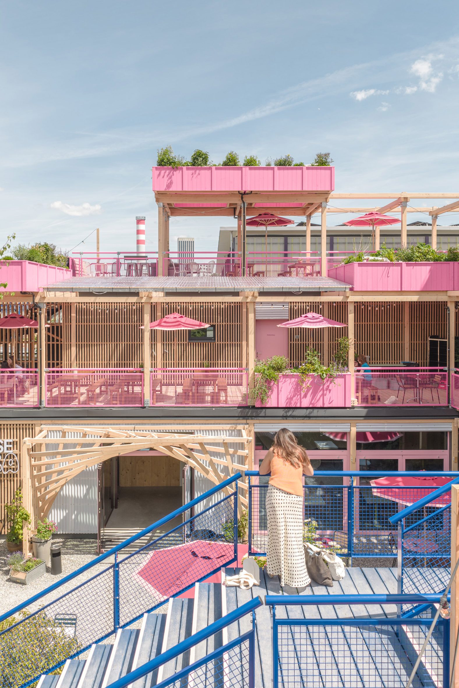 Remise Rosa by Hello Wood on the former freight yard in Zurich West