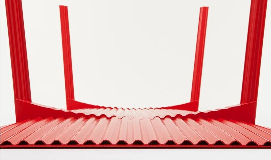 The table in use, showing its edge profile