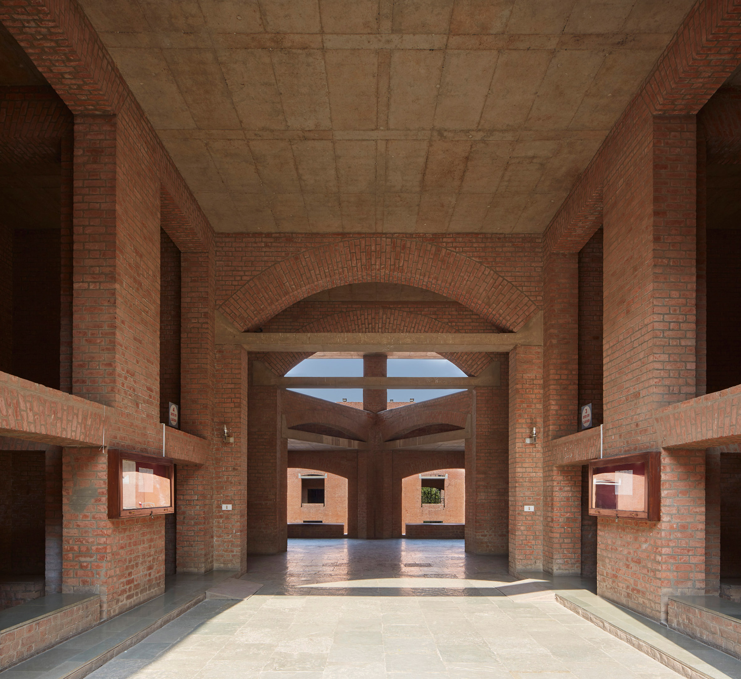 Brick and concrete tie beams at IIMA.